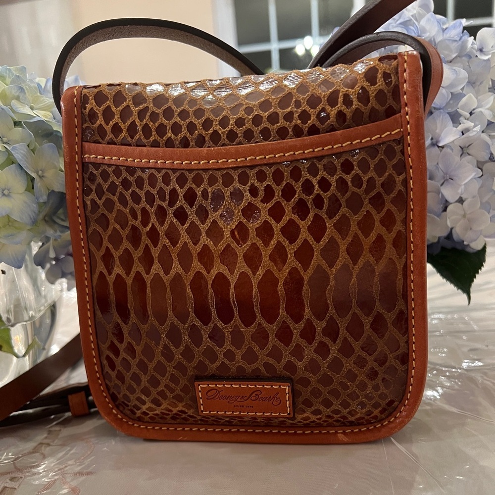 Dooney & Bourke Vintage Snakeskin North South Crossbody EUC - Picture 4 of 11